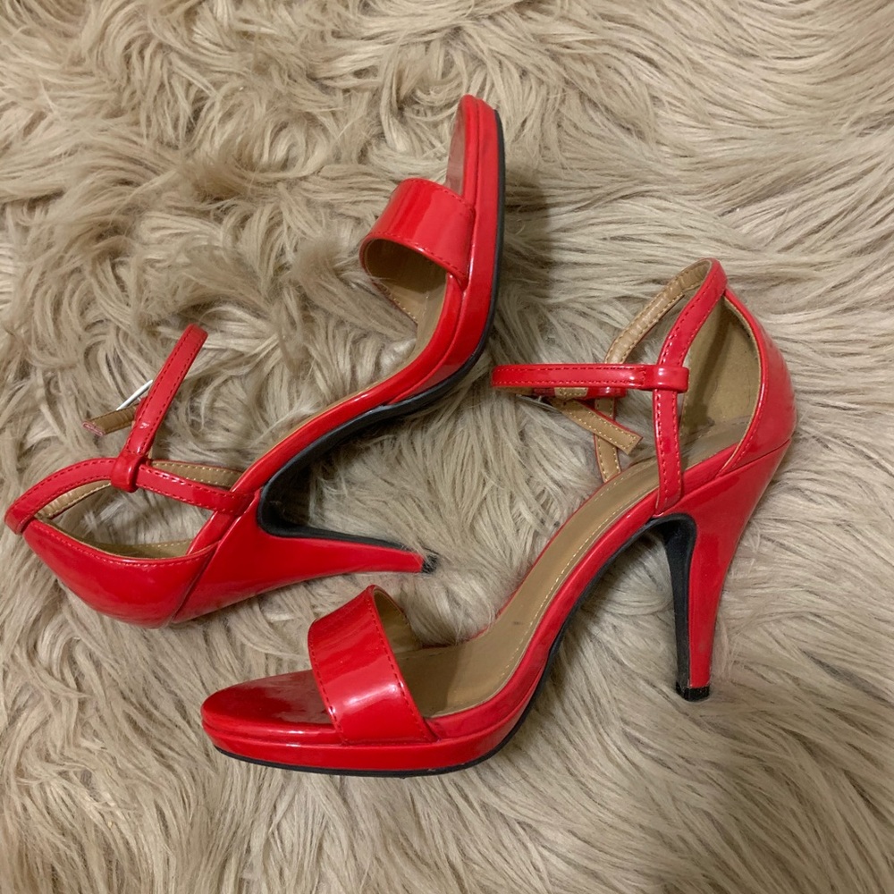 high heels - Picture 3 of 4